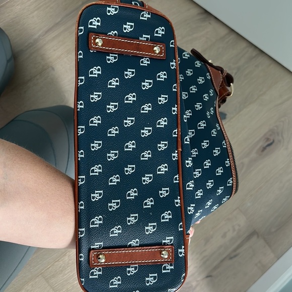 Dooney & Bourke Bag - Picture 4 of 4